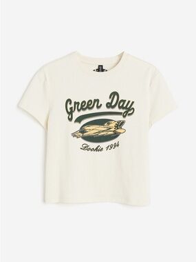 ISO H&M Women’s Cream/Green Day Printed T-Shirt Small